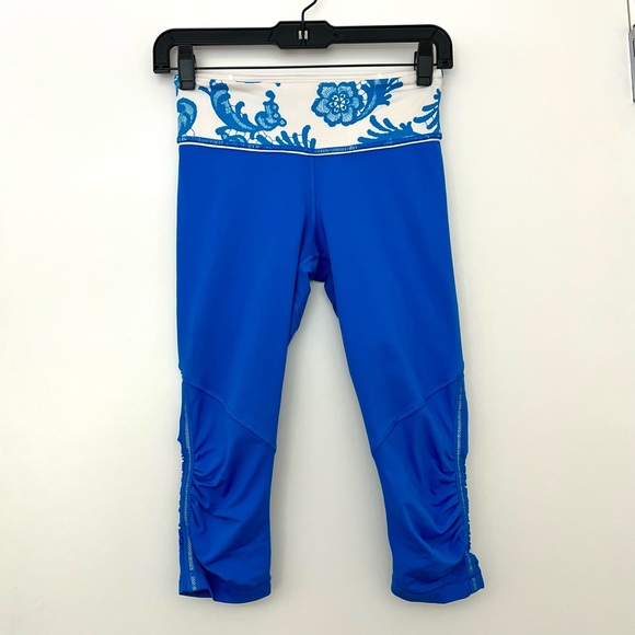 Lululemon crops with ruching and reflective details - Picture 2 of 4